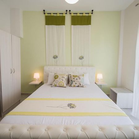Chelona Apartments Nea Plagia Bagian luar foto
