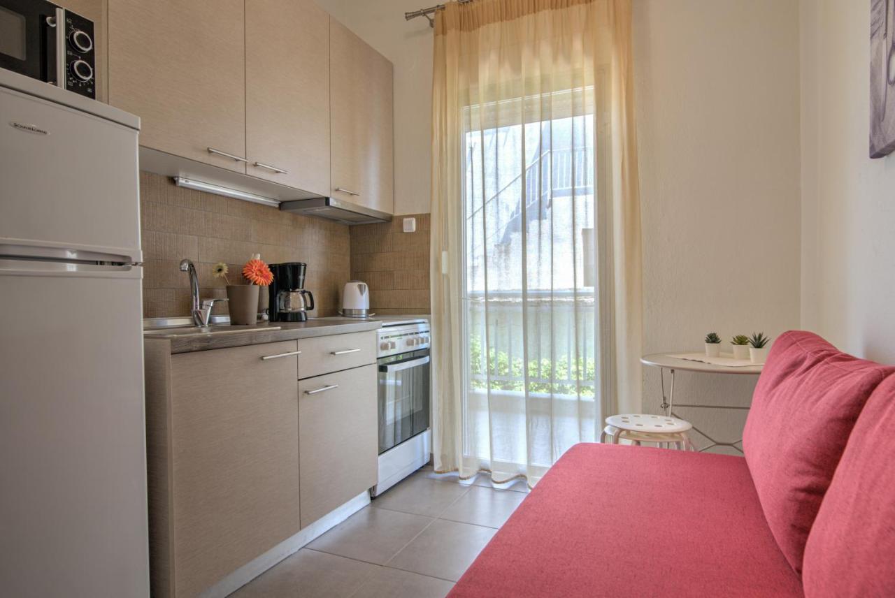 Chelona Apartments Nea Plagia Bagian luar foto