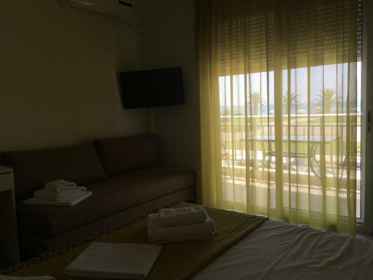 Chelona Apartments Nea Plagia Bagian luar foto