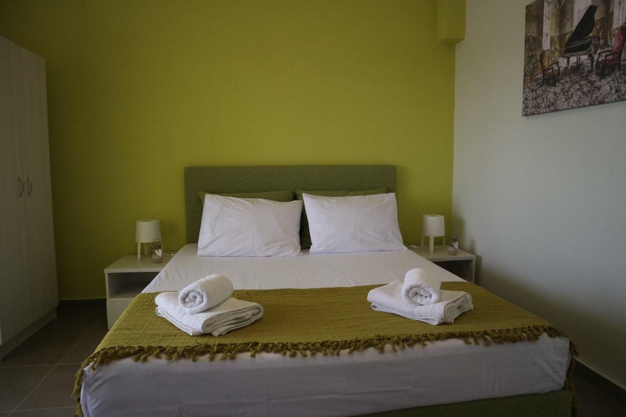 Chelona Apartments Nea Plagia Bagian luar foto