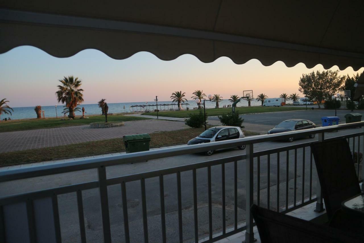 Chelona Apartments Nea Plagia Bagian luar foto