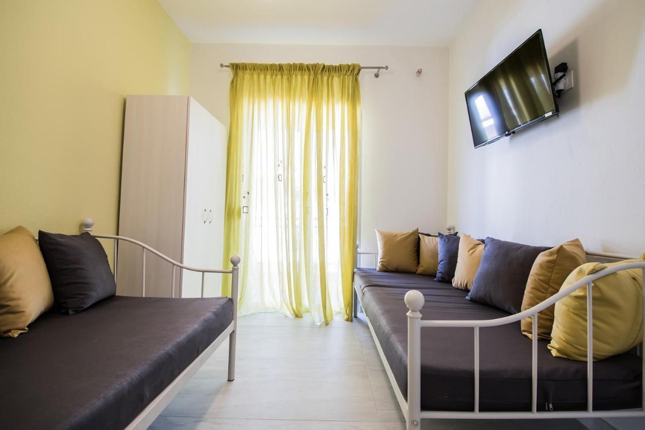 Chelona Apartments Nea Plagia Bagian luar foto