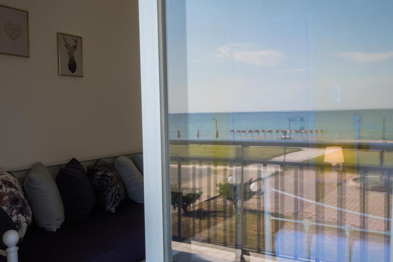 Chelona Apartments Nea Plagia Bagian luar foto